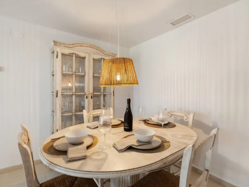 Spacious 2-Bedroom Apartment near Torrequebrada Golf & Walking Distance to the Beach.