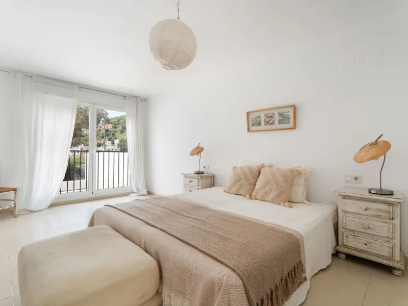 Spacious 2-Bedroom Apartment near Torrequebrada Golf & Walking Distance to the Beach.