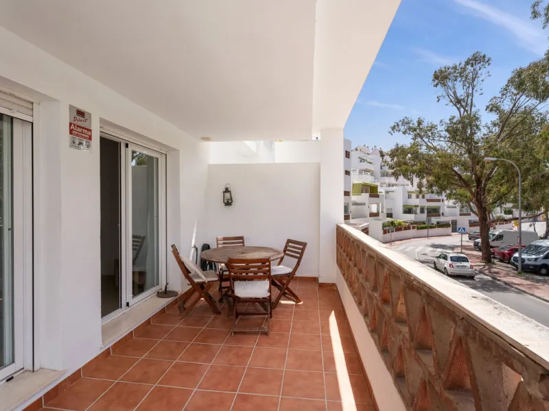 Spacious 2-Bedroom Apartment near Torrequebrada Golf & Walking Distance to the Beach.