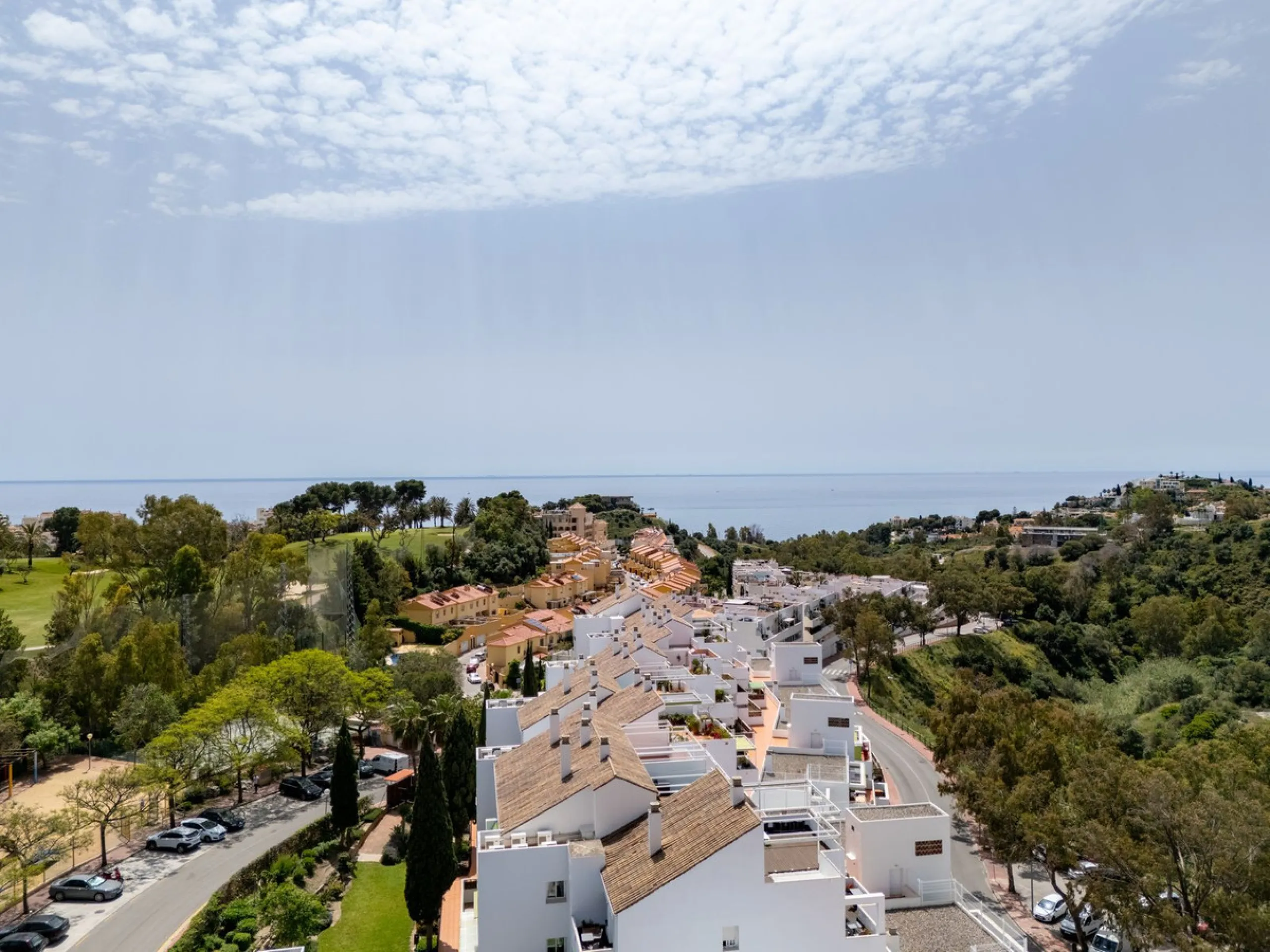 Spacious 2-Bedroom Apartment near Torrequebrada Golf & Walking Distance to the Beach.