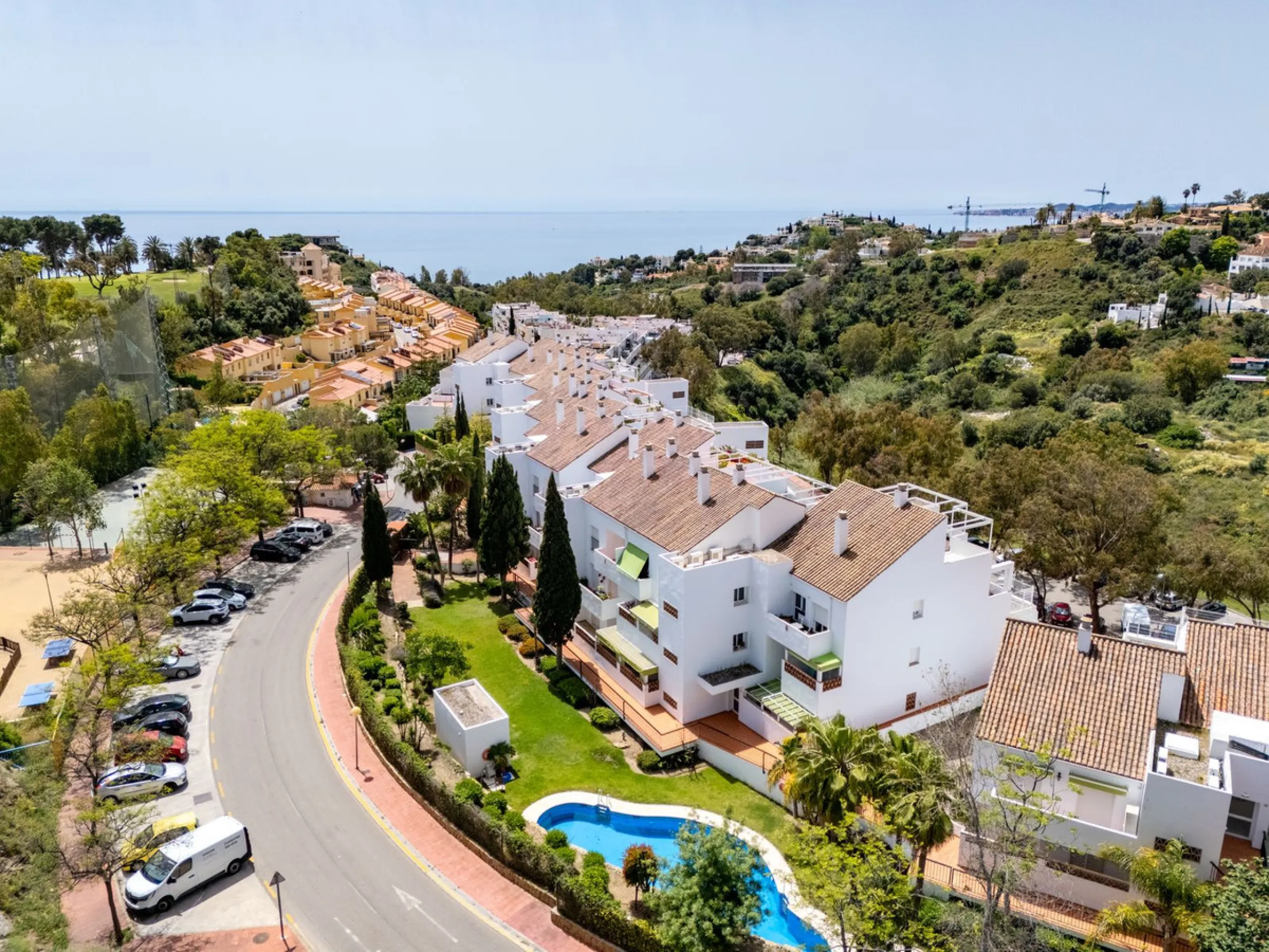 Spacious 2-Bedroom Apartment near Torrequebrada Golf & Walking Distance to the Beach.