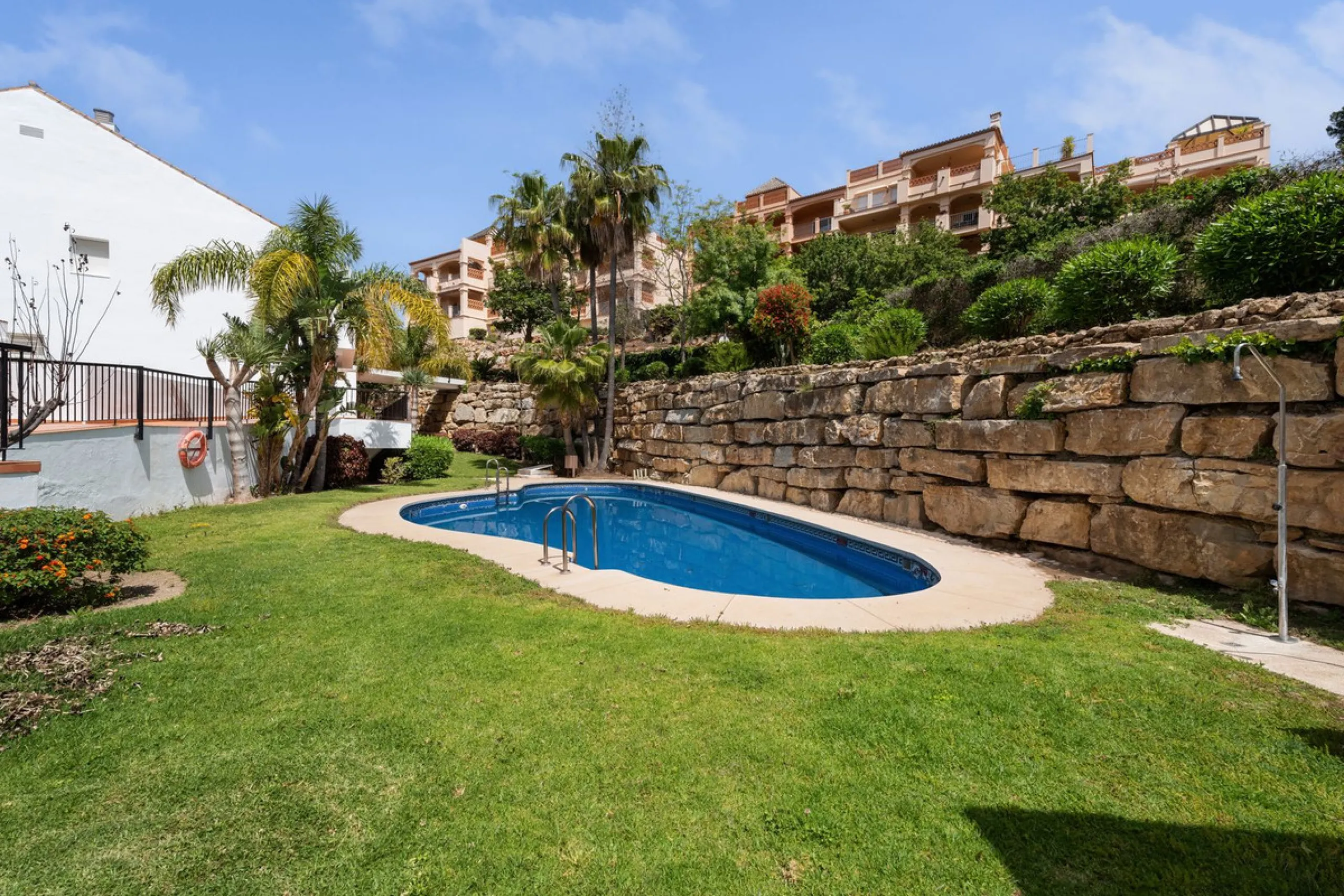 Spacious 2-Bedroom Apartment near Torrequebrada Golf & Walking Distance to the Beach.