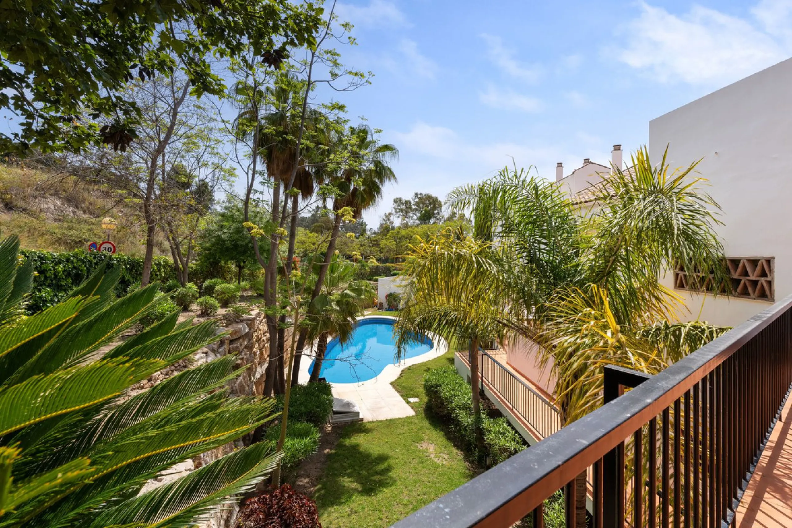 Spacious 2-Bedroom Apartment near Torrequebrada Golf & Walking Distance to the Beach.