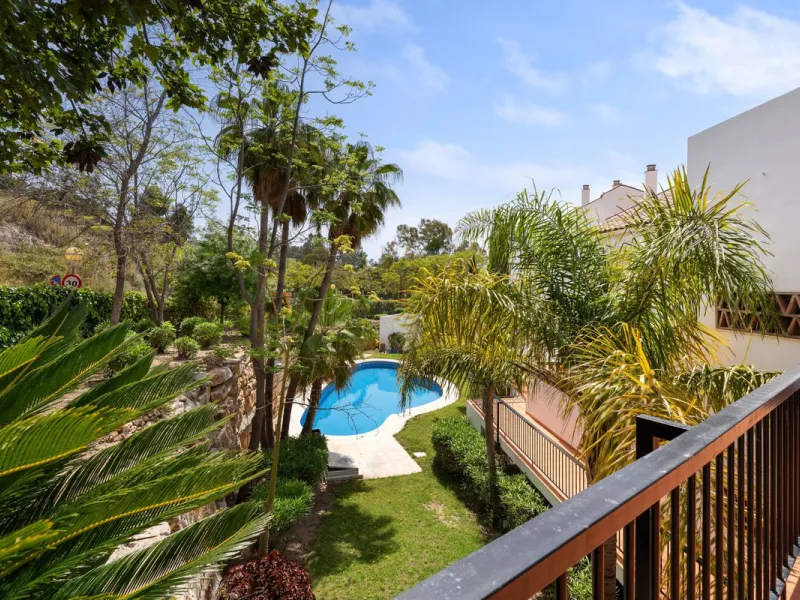 Spacious 2-Bedroom Apartment near Torrequebrada Golf & Walking Distance to the Beach.