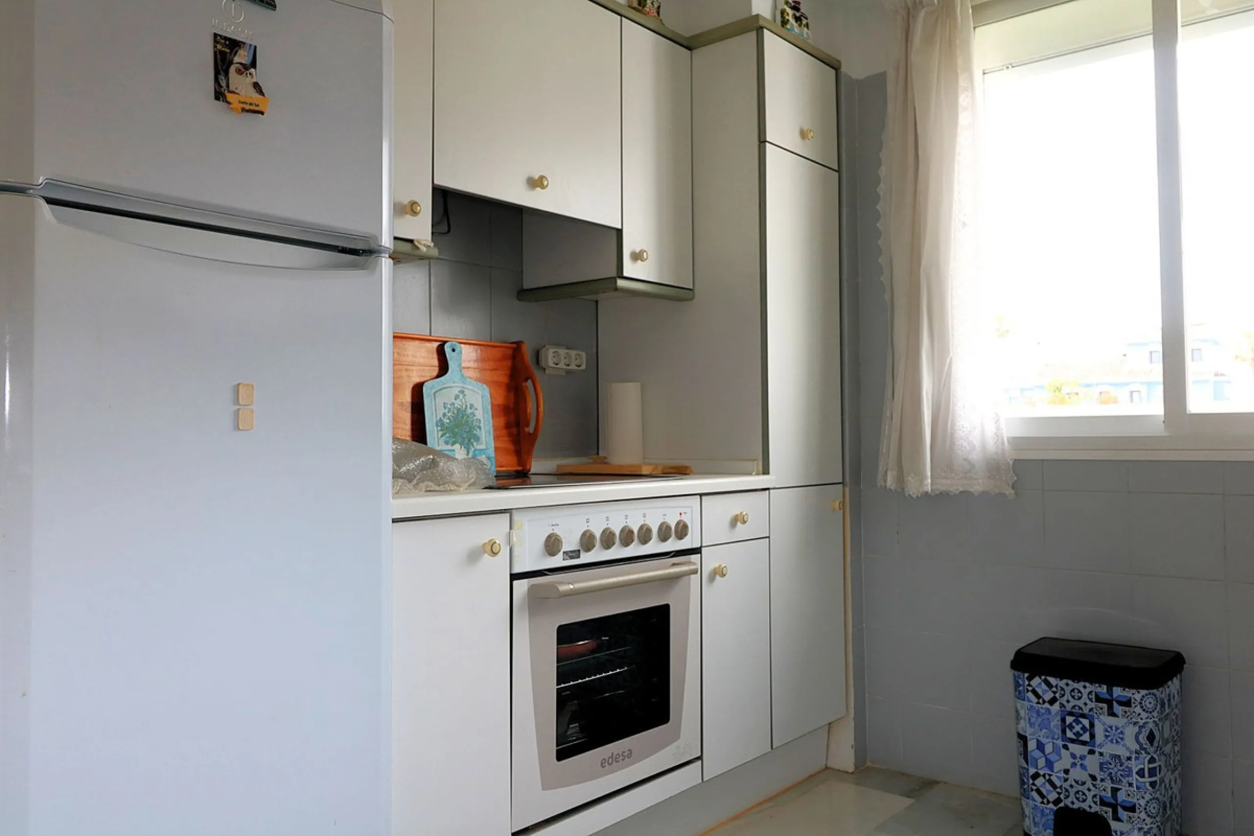 Incredible duplex penthouse in the urbanization of Jacarandas in one of the fashionable areas on the outskirts of Estepona, Bel-Air, just a stone's throw from the neighbourhood of Cancelada with all the amenities of a big city but with the charm of a smal