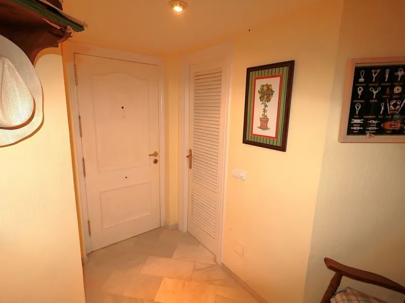Incredible duplex penthouse in the urbanization of Jacarandas in one of the fashionable areas on the outskirts of Estepona, Bel-Air, just a stone's throw from the neighbourhood of Cancelada with all the amenities of a big city but with the charm of a smal