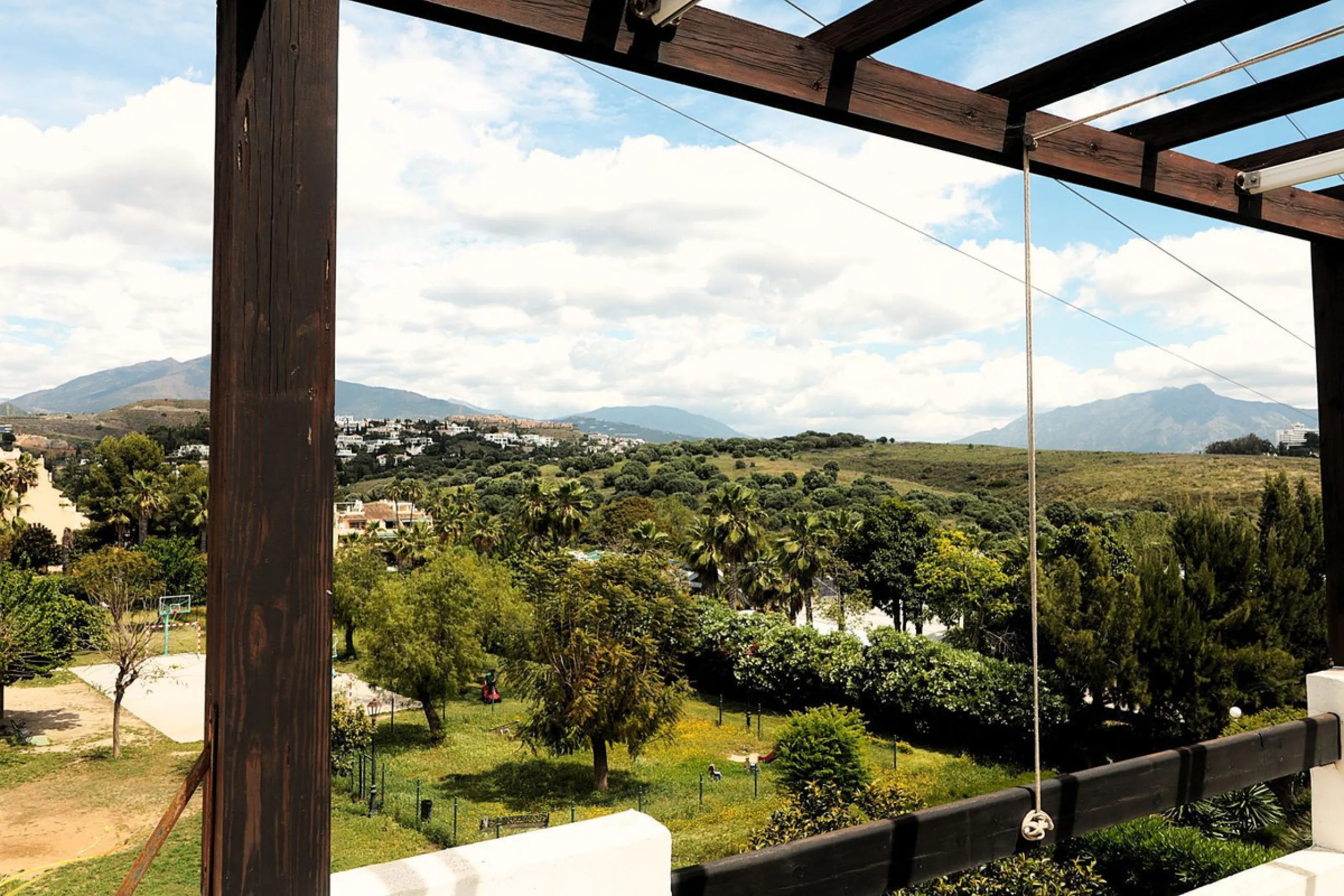Incredible duplex penthouse in the urbanization of Jacarandas in one of the fashionable areas on the outskirts of Estepona, Bel-Air, just a stone's throw from the neighbourhood of Cancelada with all the amenities of a big city but with the charm of a smal