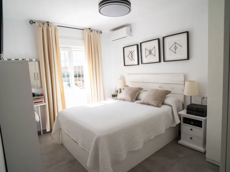 House - Semi-Detached House в продаже в Mijas, Málaga. В доме 6 спален и 3 ванных комнат. Площадь дома 200 м²