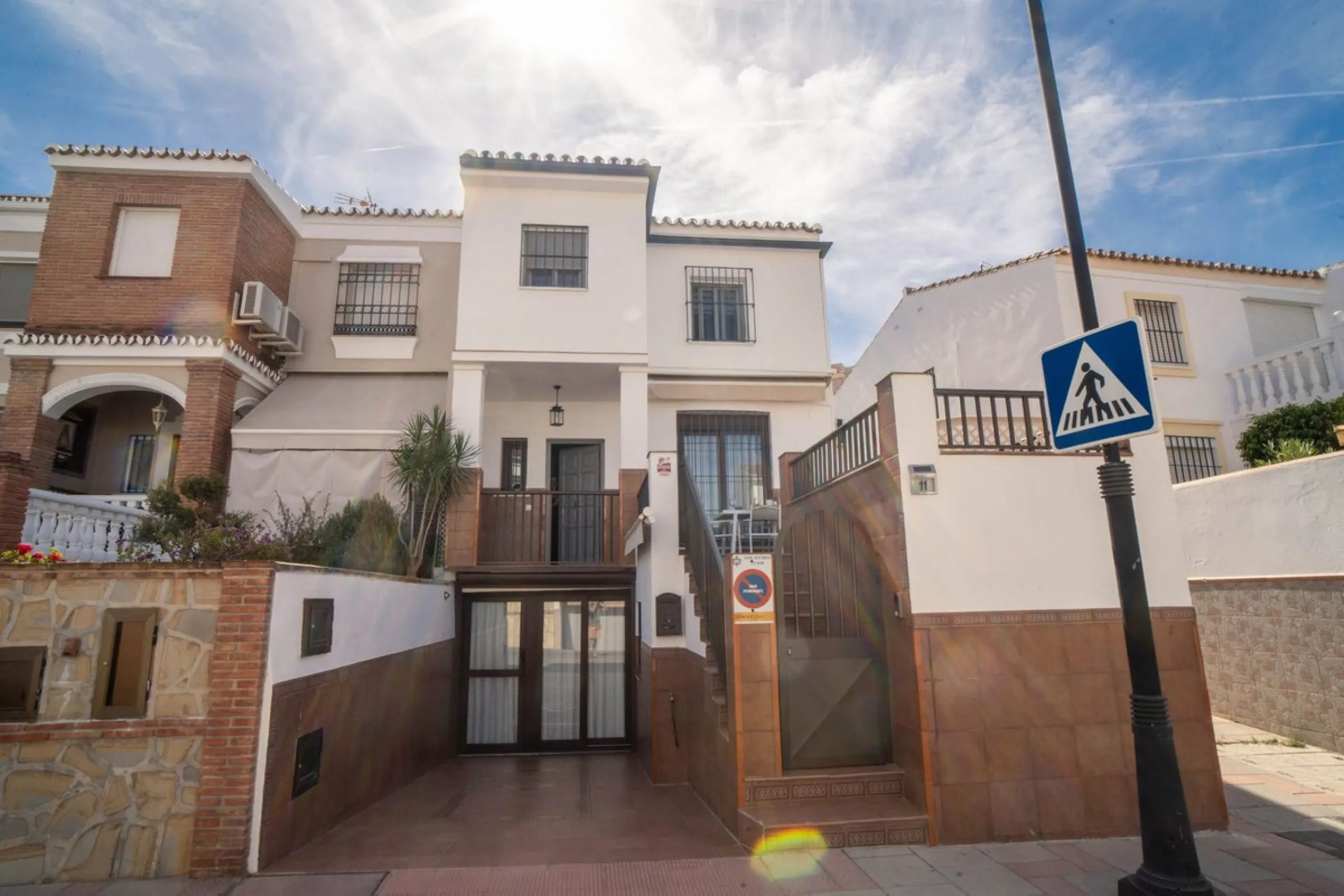 House - Semi-Detached House в продаже в Mijas, Málaga. В доме 6 спален и 3 ванных комнат. Площадь дома 200 м²