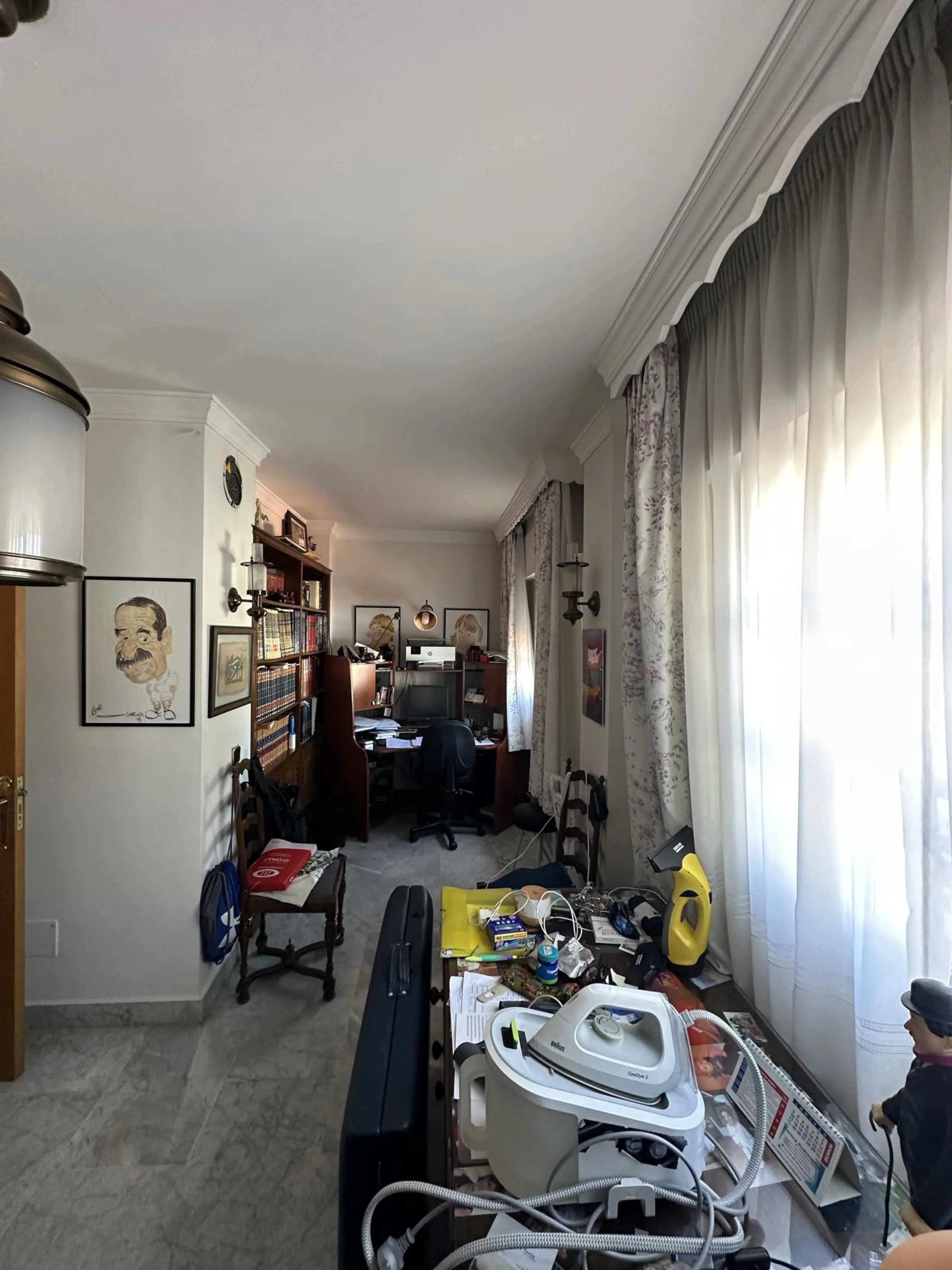Magnificent villa between San Pedro de Alcántara and Guadalmina. You can access all kinds of shops on foot. A very spacious villa built in the 90's.
