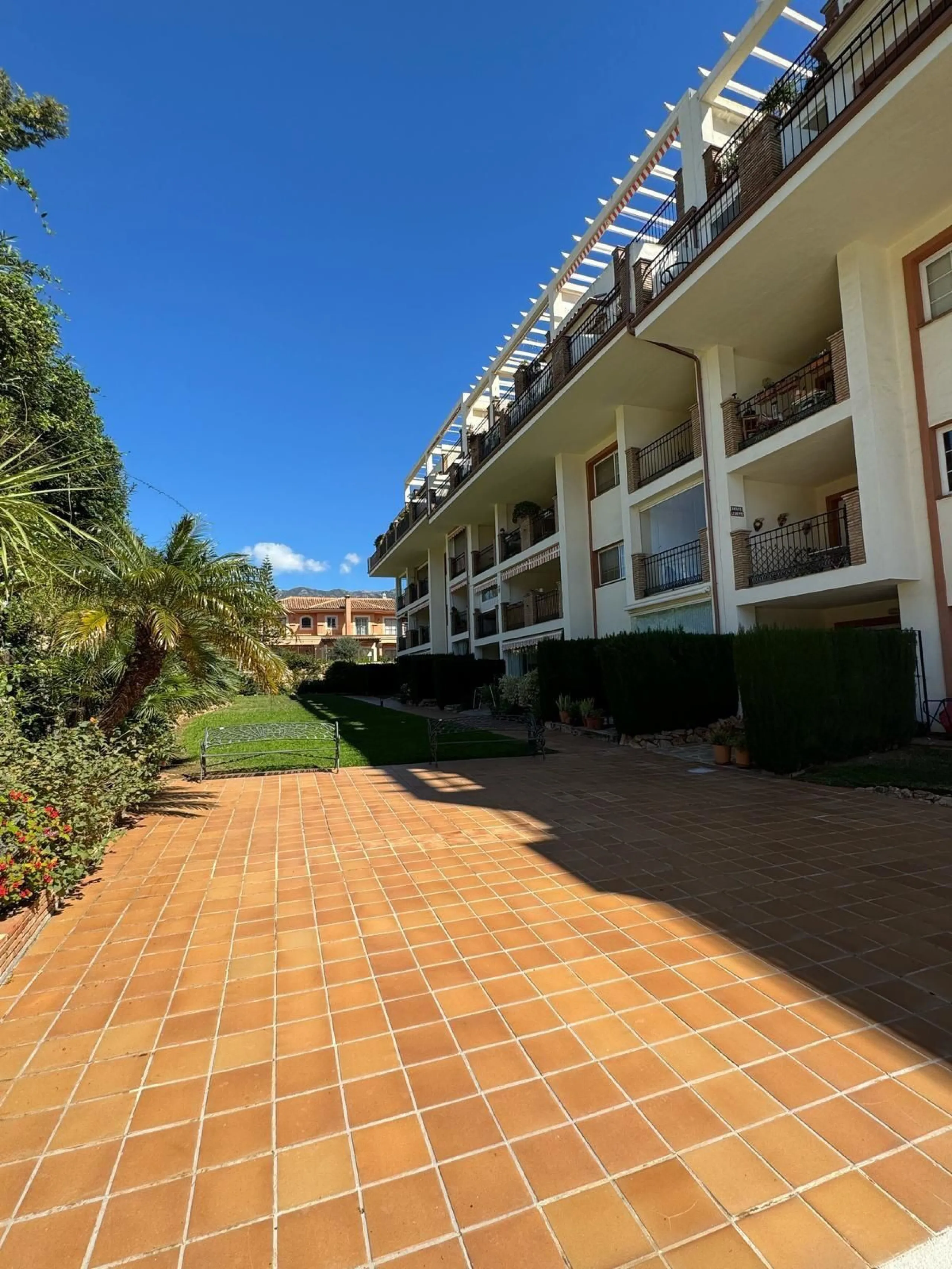 75.46 m² of interior living space + 18.53 m² of spacious terrace with open views