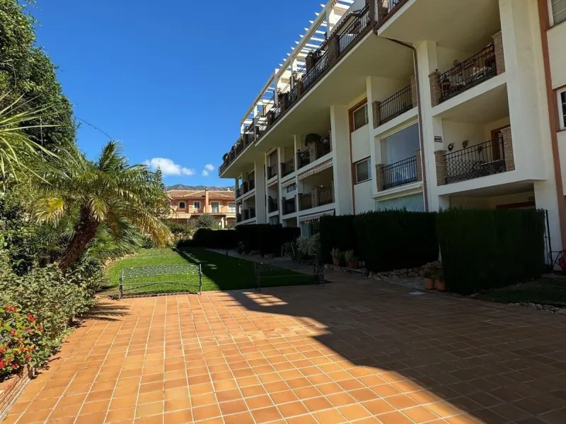 75.46 m² of interior living space + 18.53 m² of spacious terrace with open views