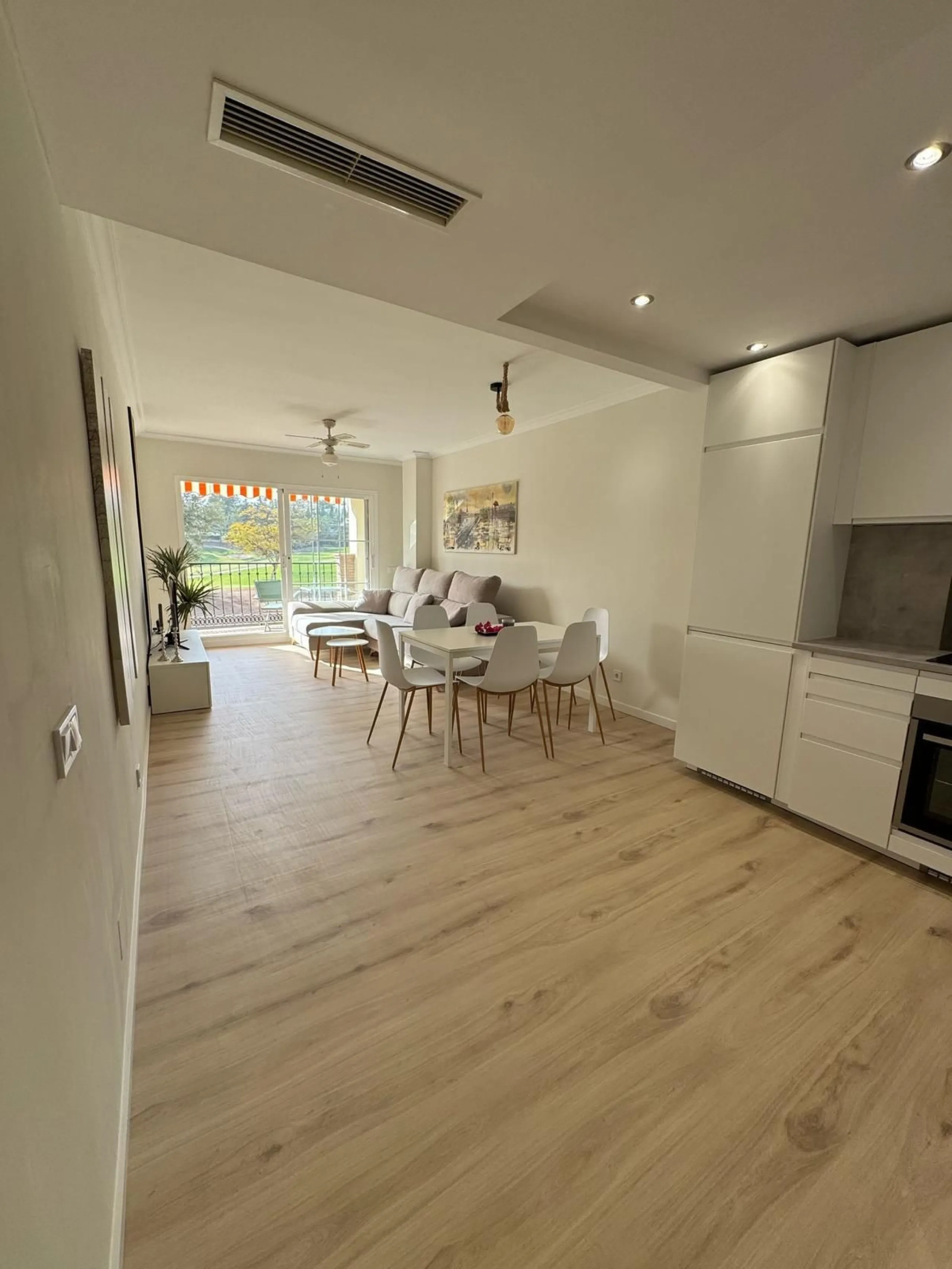 75.46 m² of interior living space + 18.53 m² of spacious terrace with open views