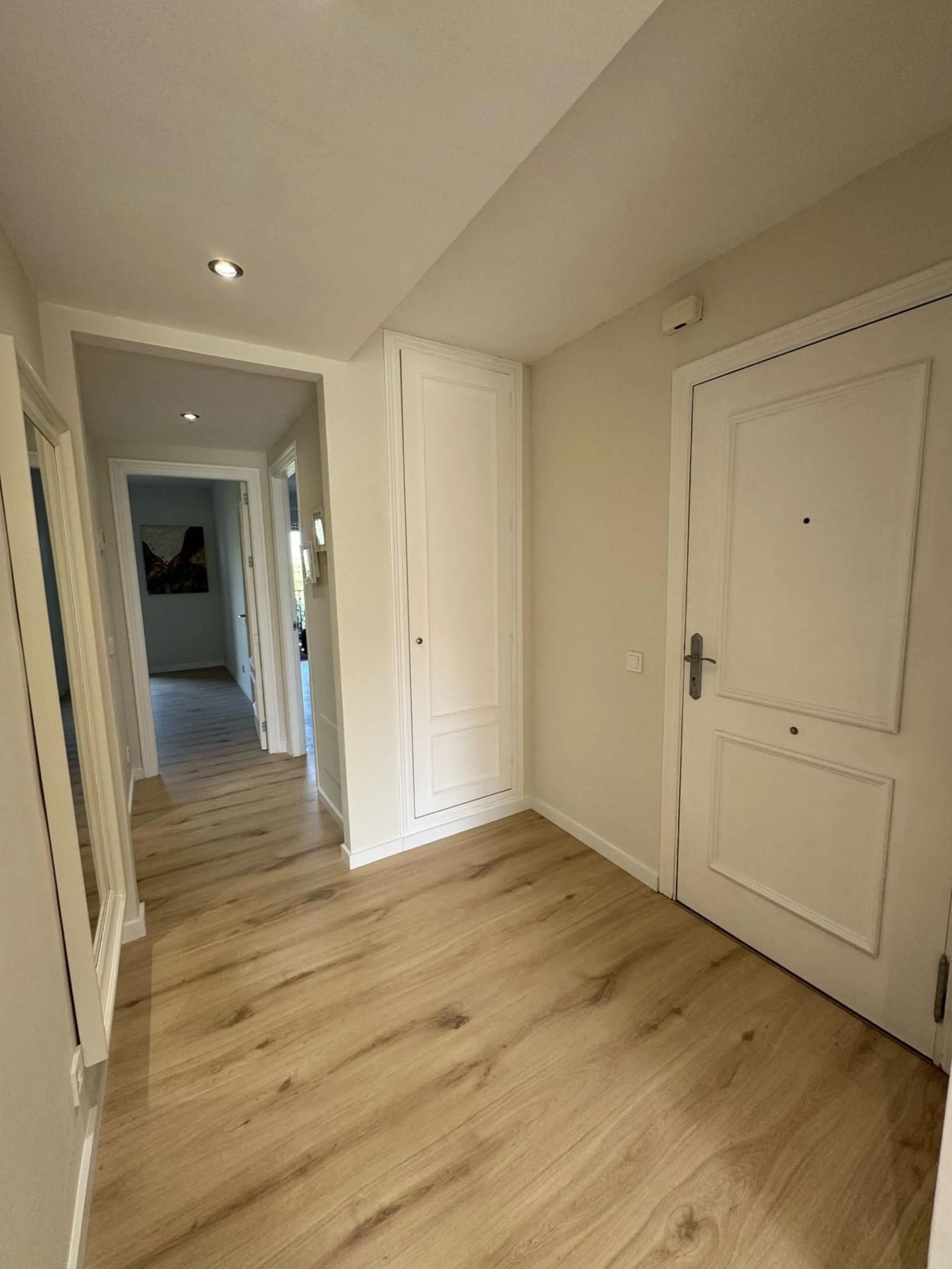 75.46 m² of interior living space + 18.53 m² of spacious terrace with open views