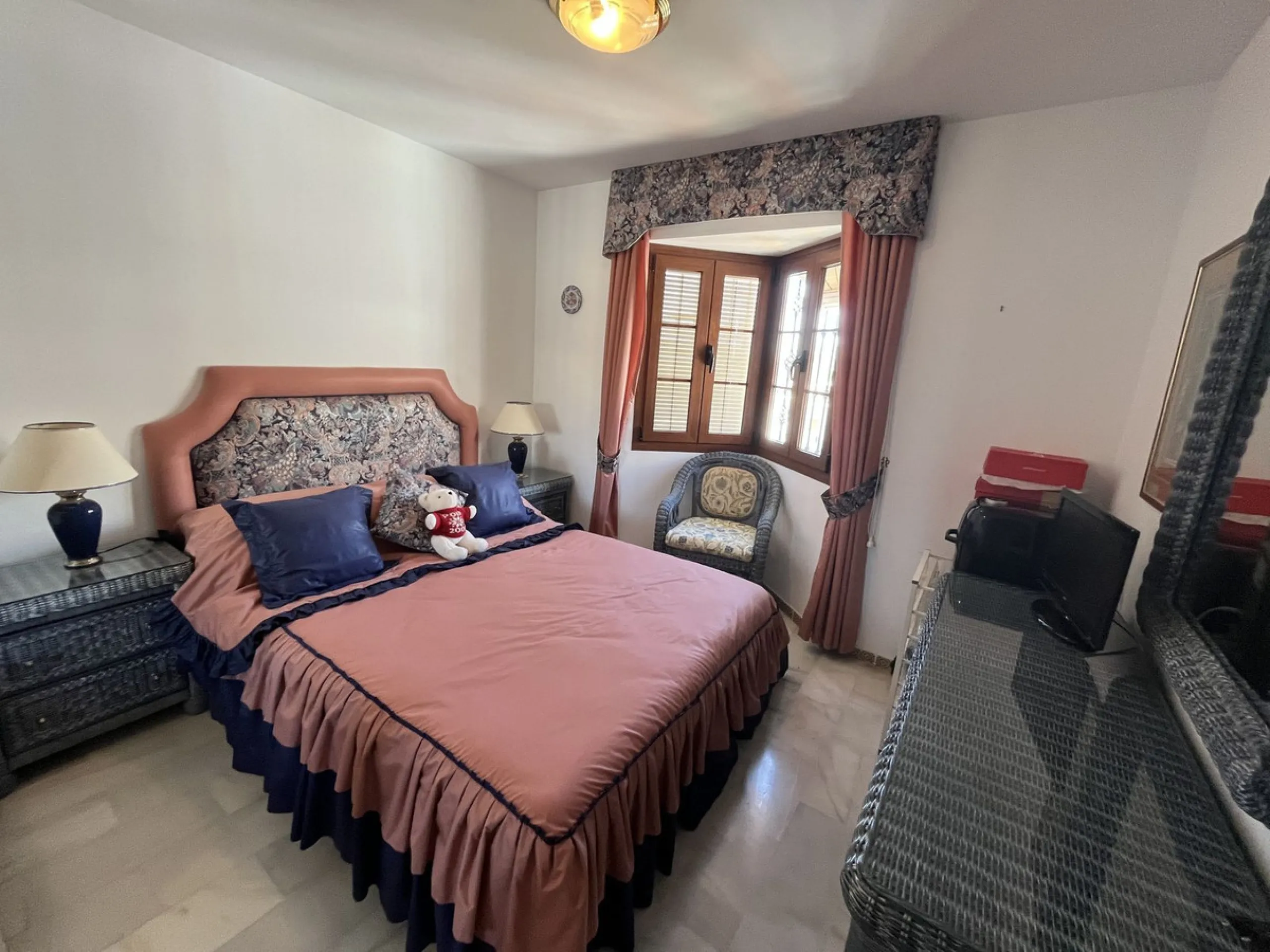 Welcome to this unique property situated in one of the most be beautiful complex on the Costa del Sol, Puebla Aida.  As you walk in you will find a landing leading onto the kitchen and a large living area with two terraces.  On this same landing there are