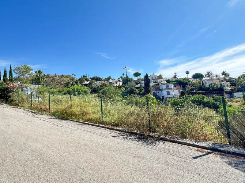 Plot with APPROVED PROJECT!