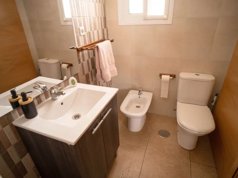 House - Semi-Detached House в продаже в Mijas, Málaga. В доме 6 спален и 3 ванных комнат. Площадь дома 200 м²