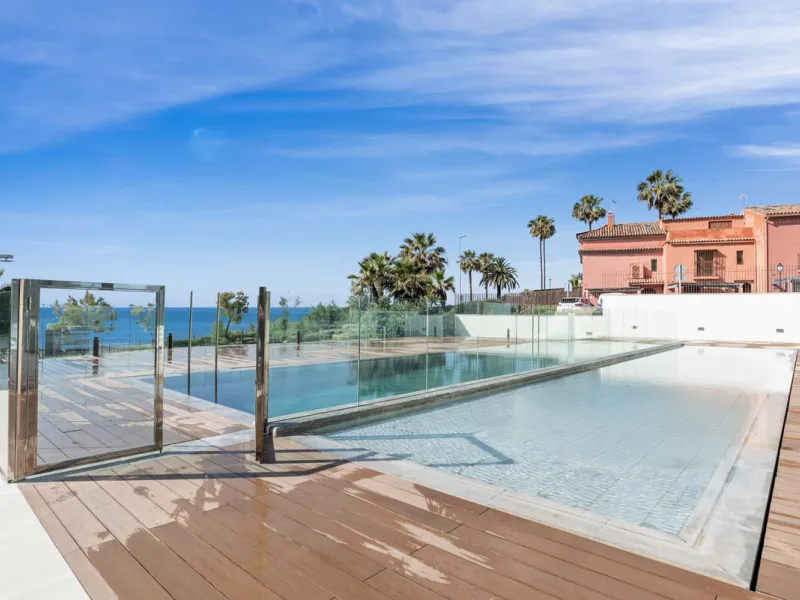 Luxury 2-Bedroom Seafront Apartment ! – The Sapphire, Estepona West.