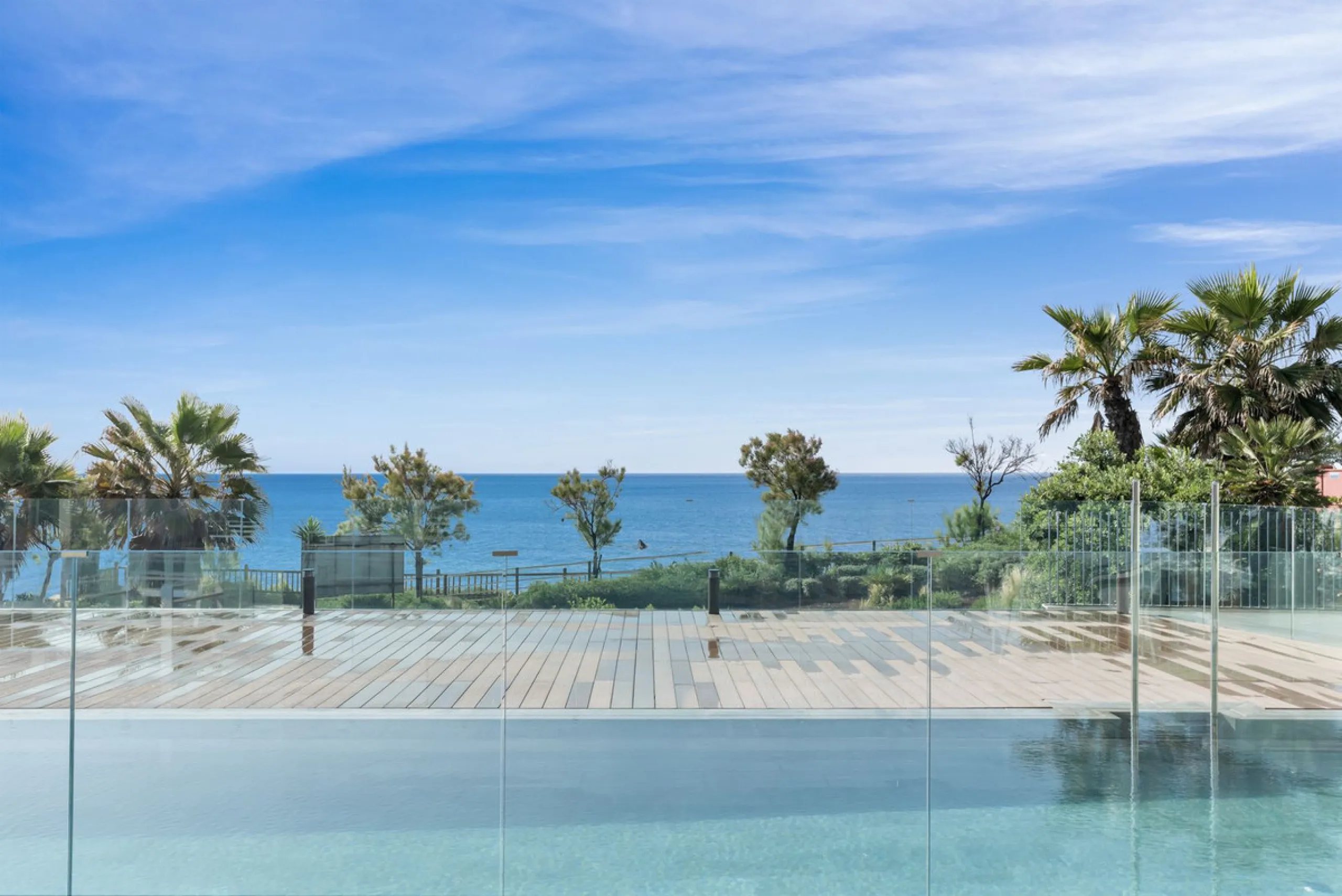 Luxury 2-Bedroom Seafront Apartment ! – The Sapphire, Estepona West.