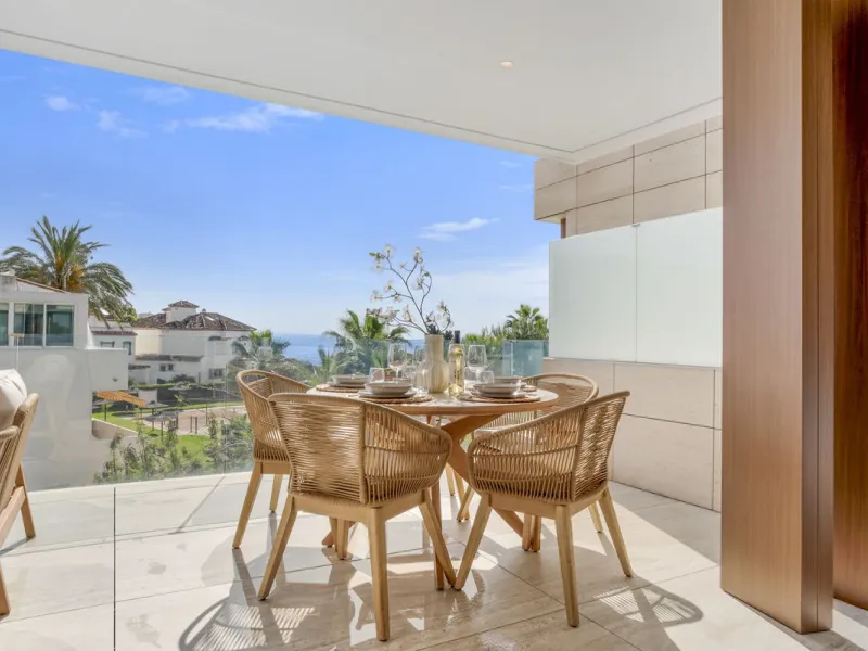 Luxury 2-Bedroom Seafront Apartment ! – The Sapphire, Estepona West.