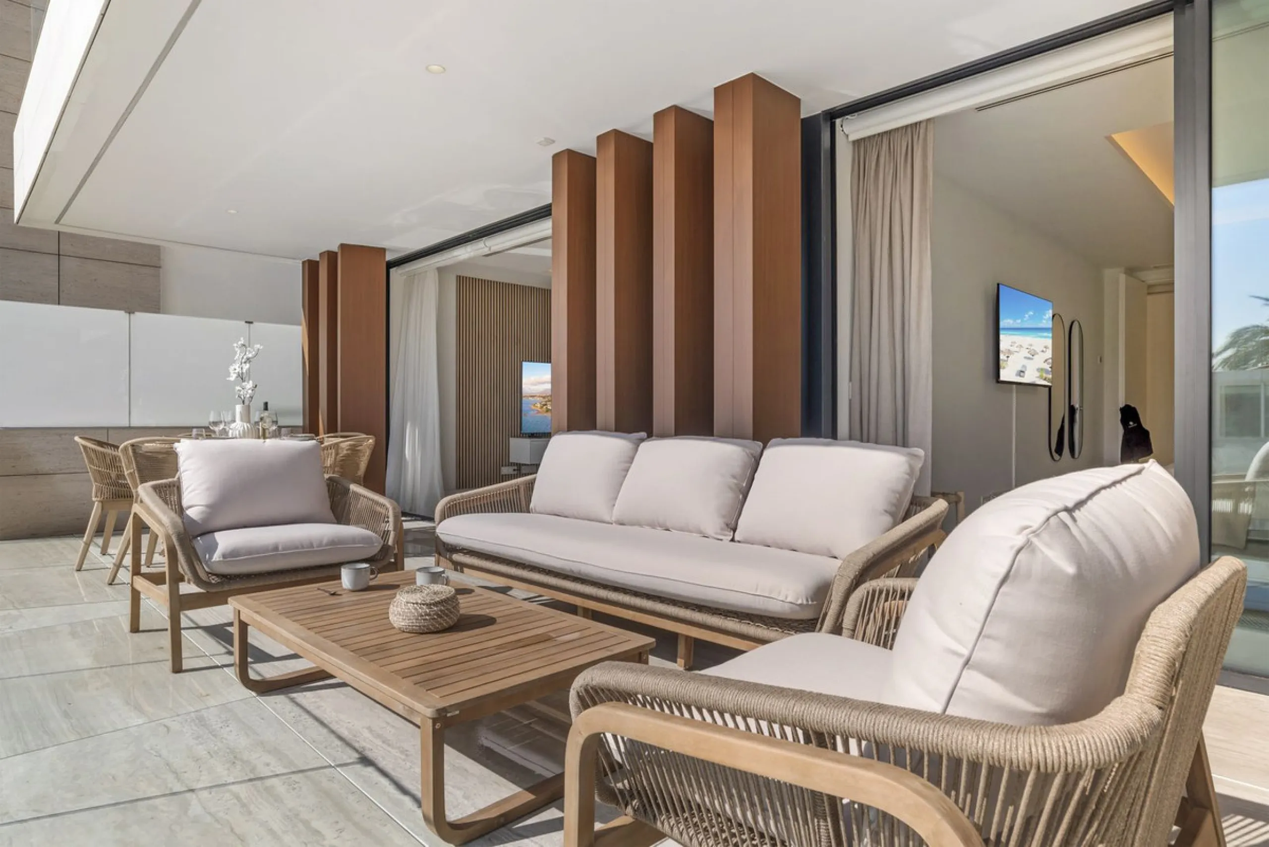 Luxury 2-Bedroom Seafront Apartment ! – The Sapphire, Estepona West.