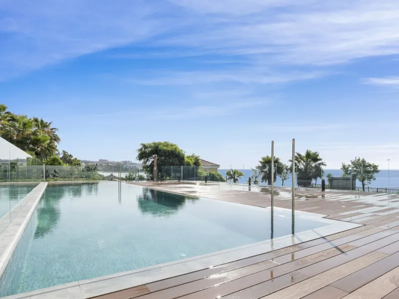 Luxury 2-Bedroom Seafront Apartment ! – The Sapphire, Estepona West.