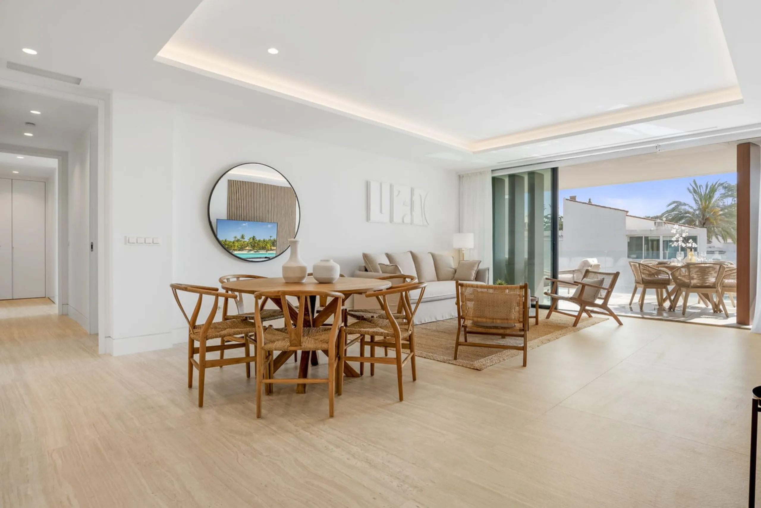 Luxury 2-Bedroom Seafront Apartment ! – The Sapphire, Estepona West.