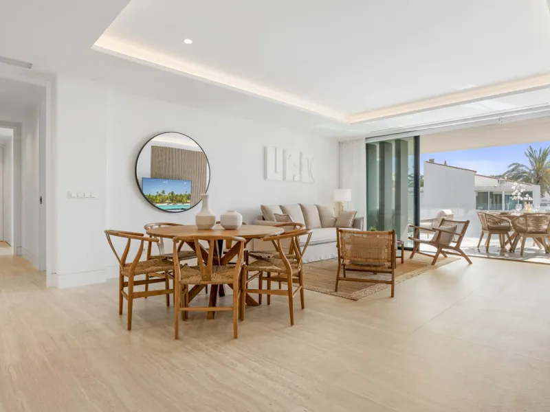 Luxury 2-Bedroom Seafront Apartment ! – The Sapphire, Estepona West.