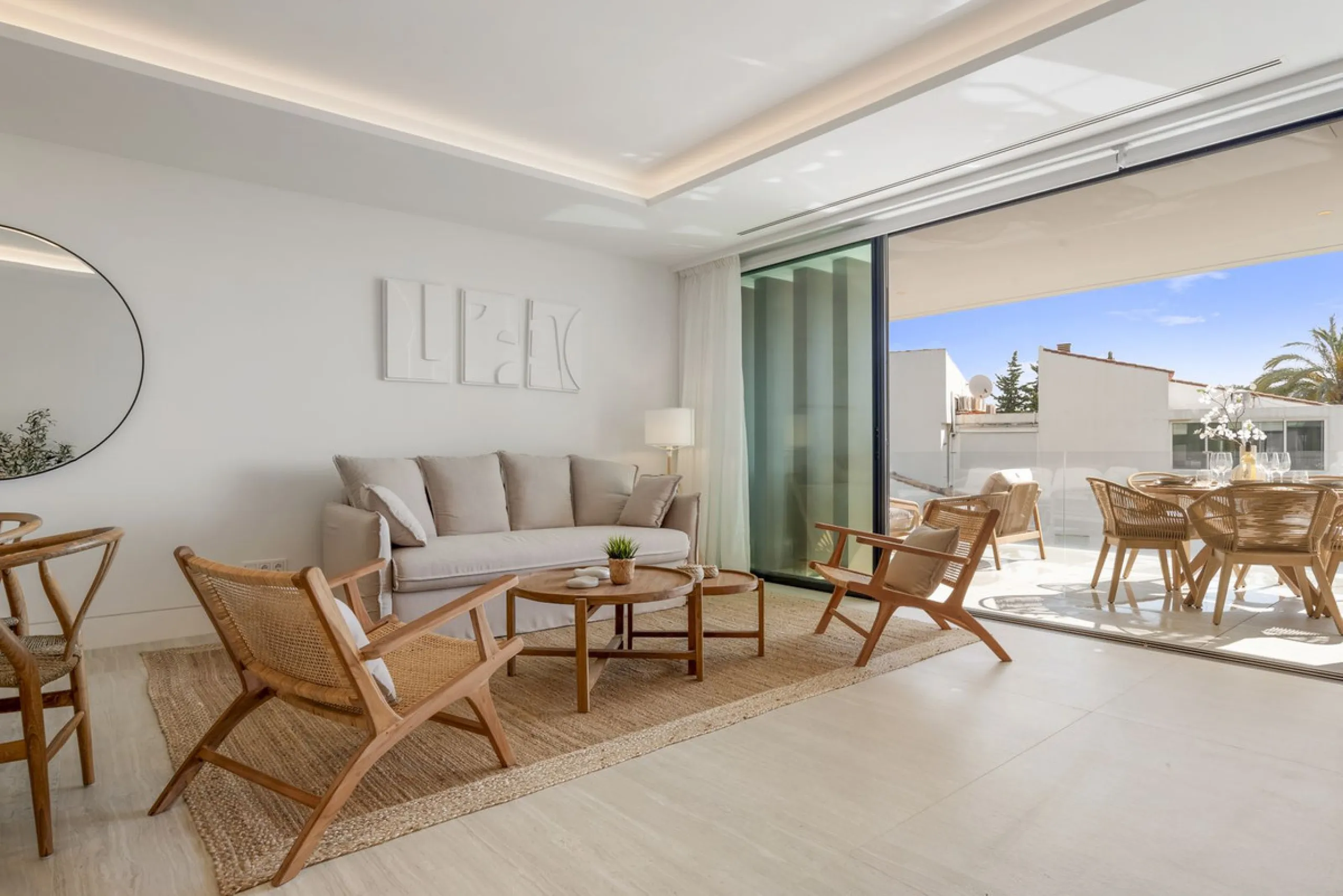 Luxury 2-Bedroom Seafront Apartment ! – The Sapphire, Estepona West.