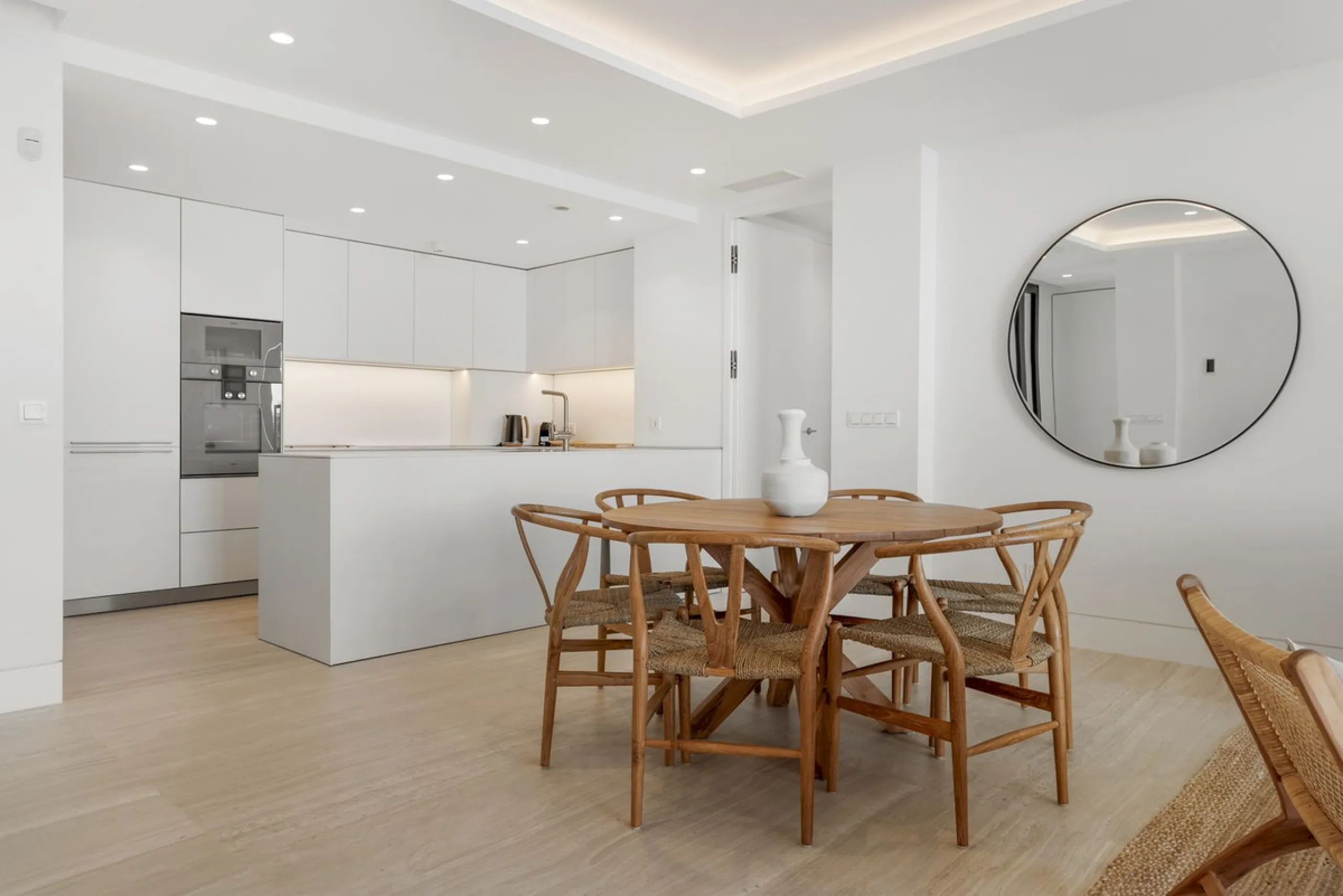 Luxury 2-Bedroom Seafront Apartment ! – The Sapphire, Estepona West.