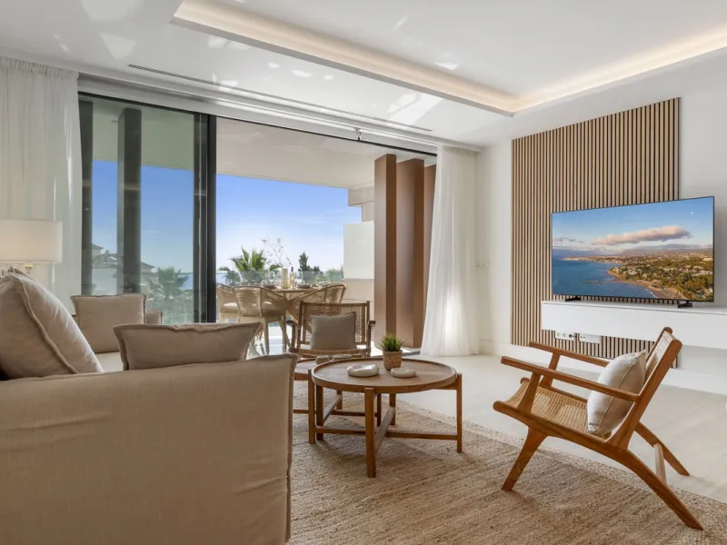 Luxury 2-Bedroom Seafront Apartment ! – The Sapphire, Estepona West.