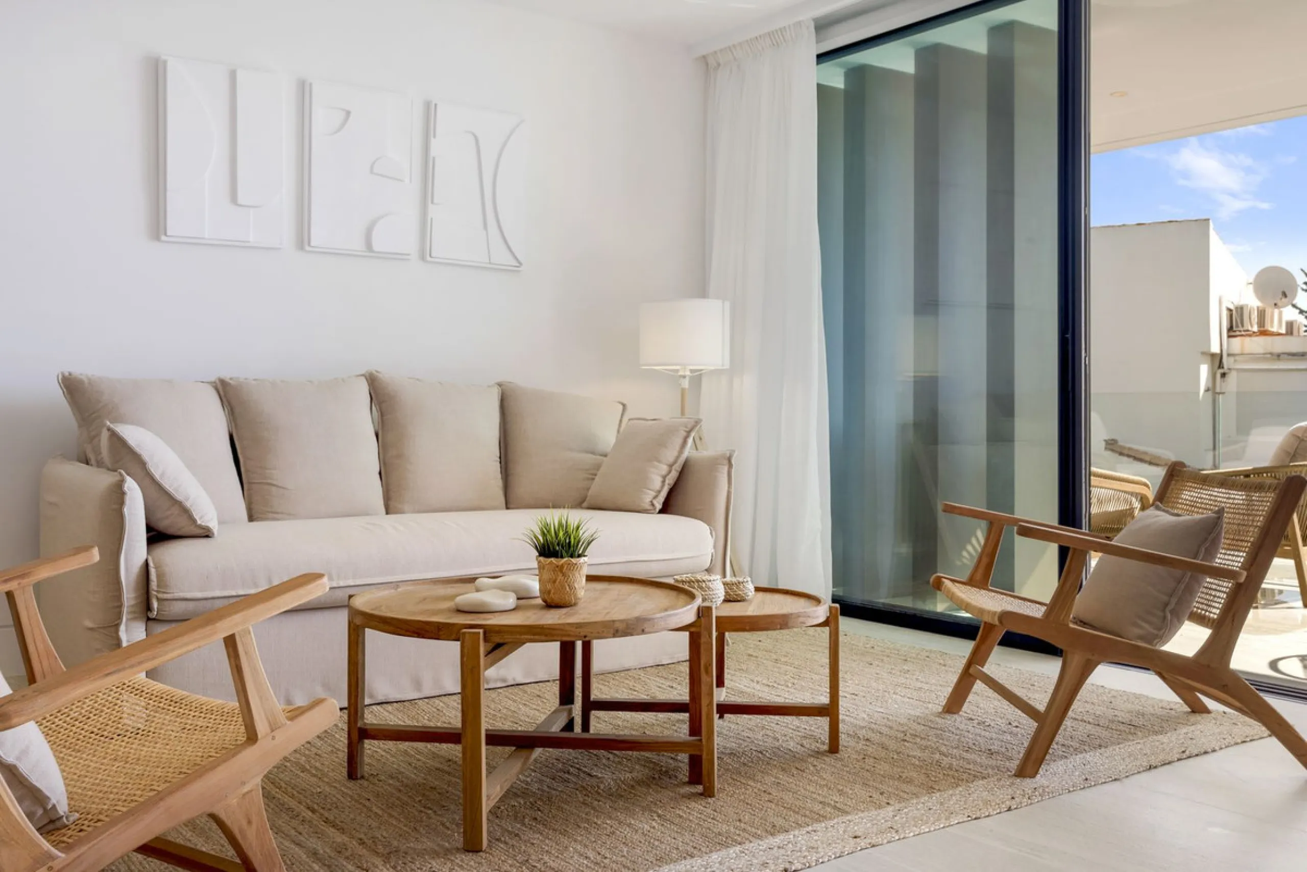 Luxury 2-Bedroom Seafront Apartment ! – The Sapphire, Estepona West.
