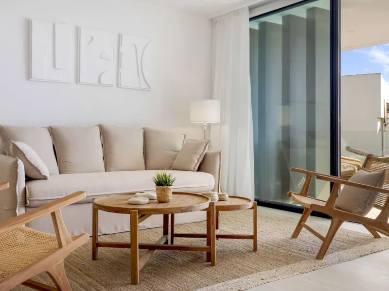 Luxury 2-Bedroom Seafront Apartment ! – The Sapphire, Estepona West.