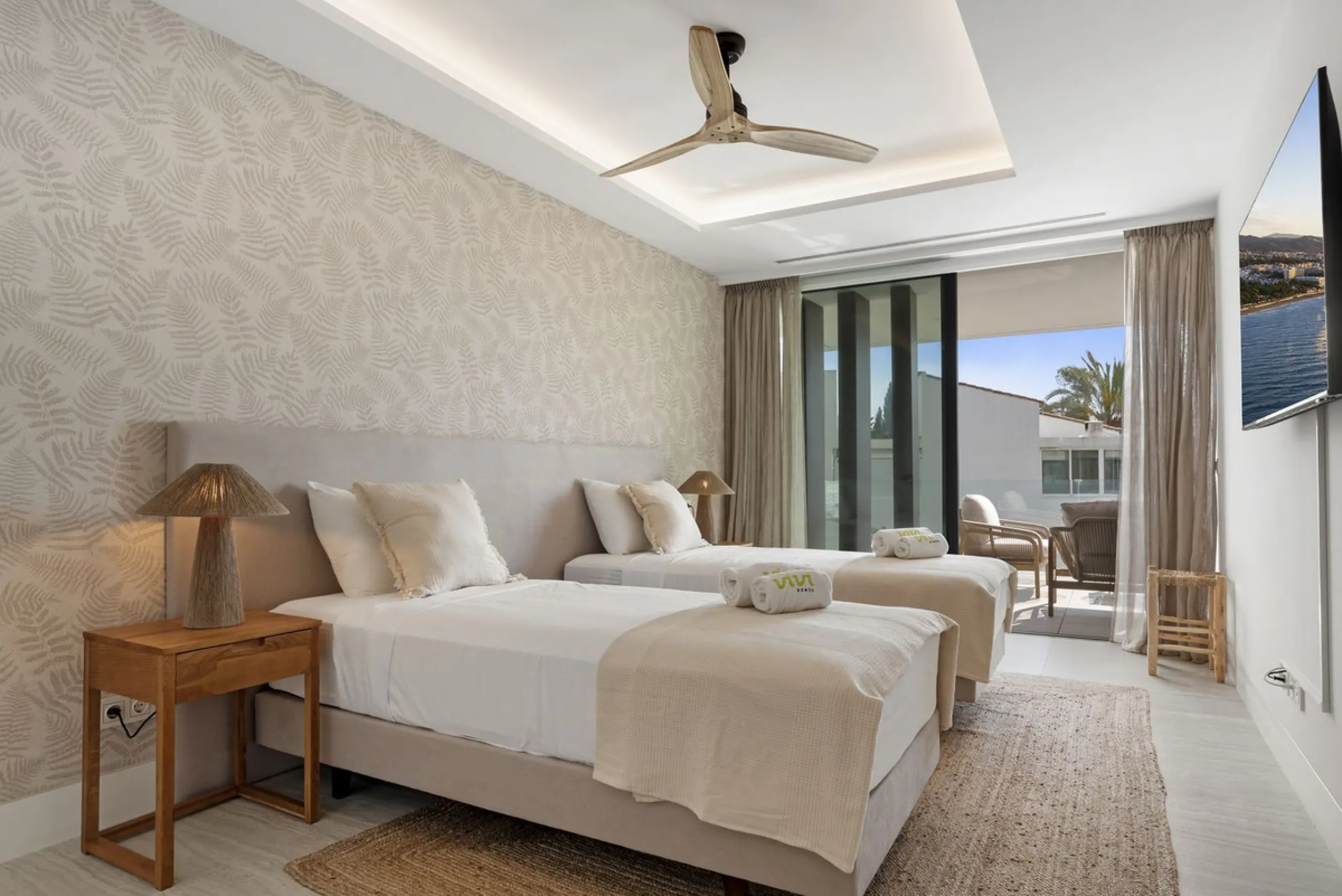 Luxury 2-Bedroom Seafront Apartment ! – The Sapphire, Estepona West.