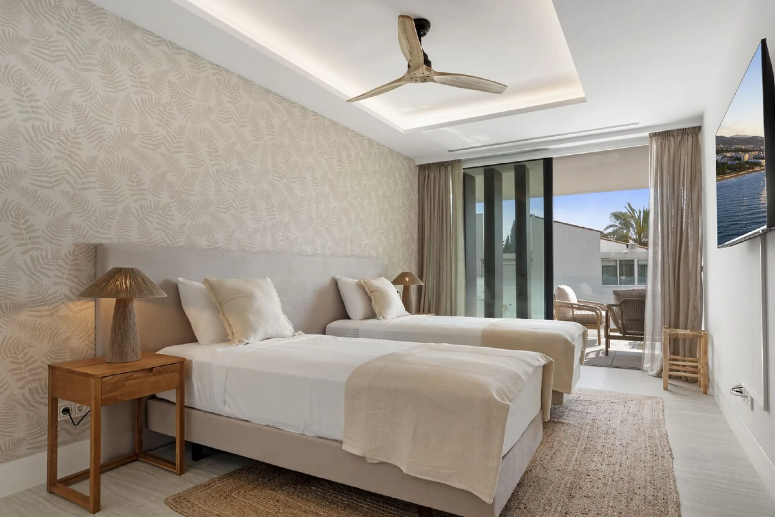 Luxury 2-Bedroom Seafront Apartment ! – The Sapphire, Estepona West.