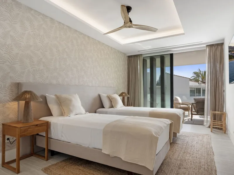 Luxury 2-Bedroom Seafront Apartment ! – The Sapphire, Estepona West.