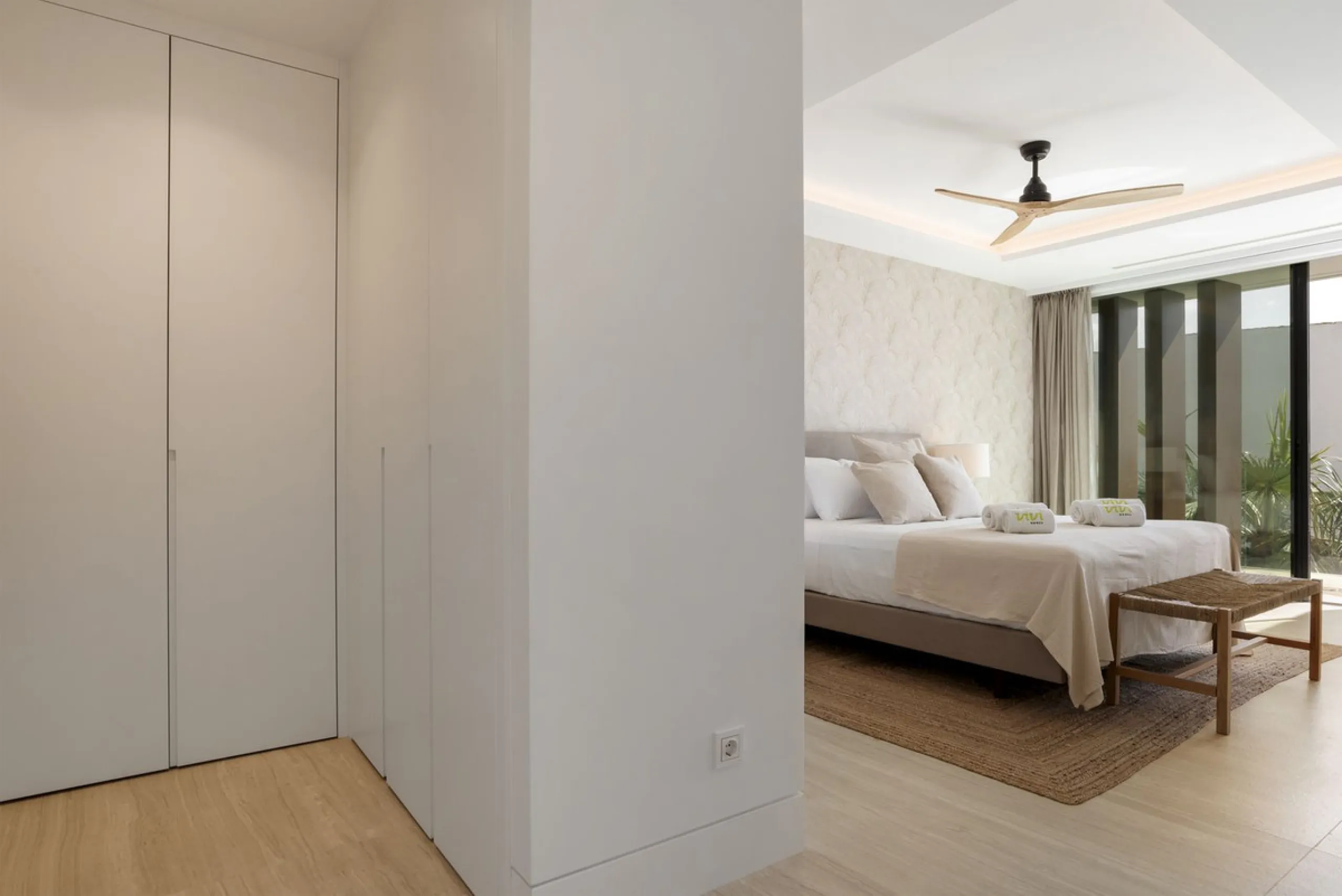 Luxury 2-Bedroom Seafront Apartment ! – The Sapphire, Estepona West.