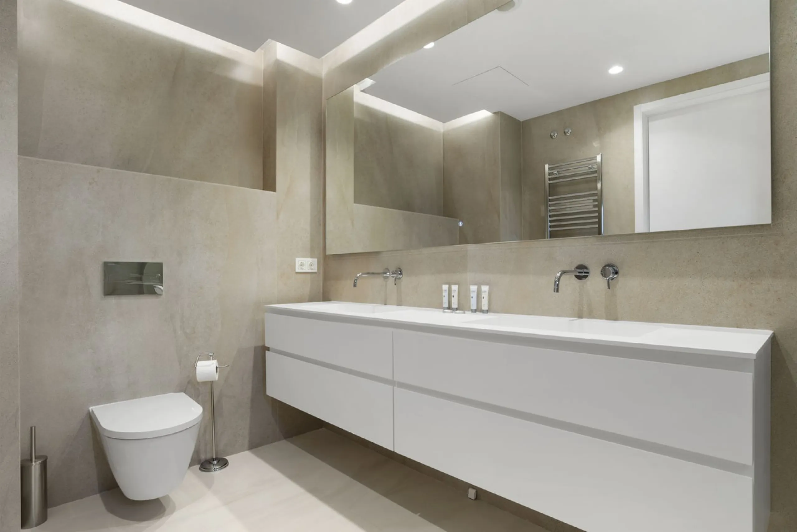 Luxury 2-Bedroom Seafront Apartment ! – The Sapphire, Estepona West.