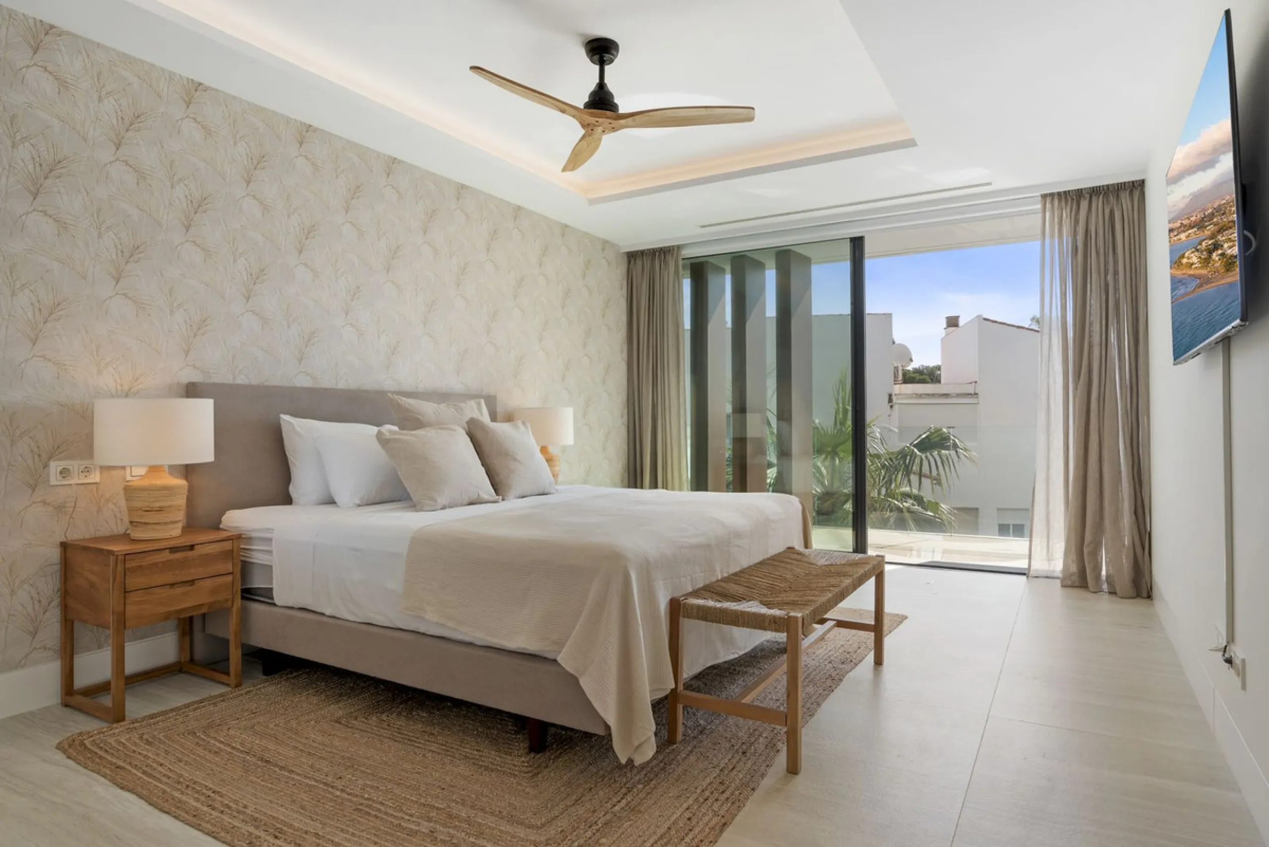 Luxury 2-Bedroom Seafront Apartment ! – The Sapphire, Estepona West.