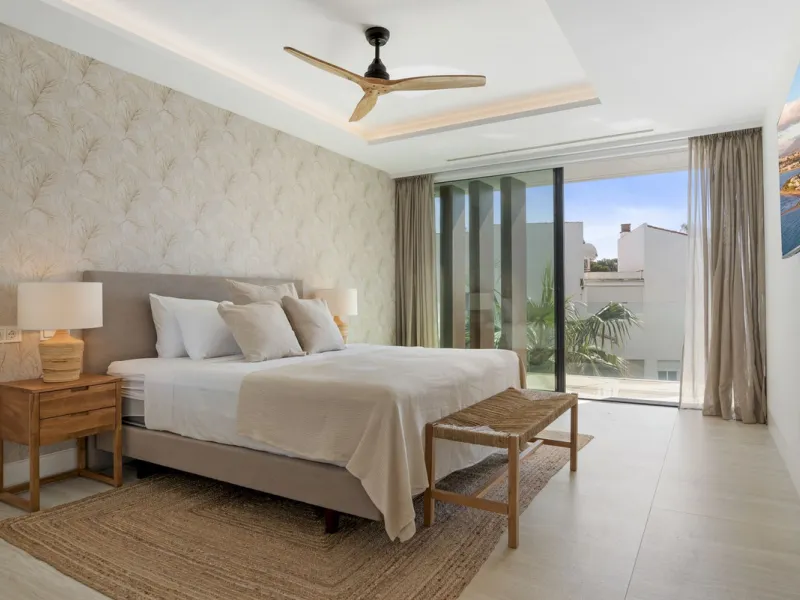 Luxury 2-Bedroom Seafront Apartment ! – The Sapphire, Estepona West.