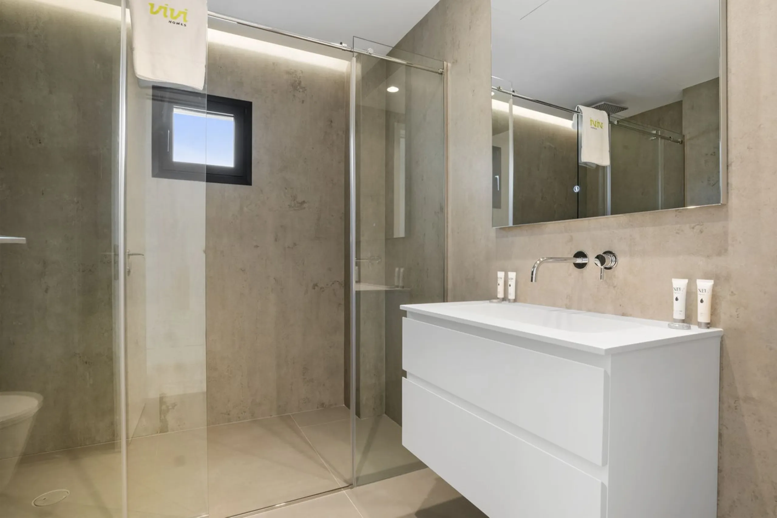 Luxury 2-Bedroom Seafront Apartment ! – The Sapphire, Estepona West.