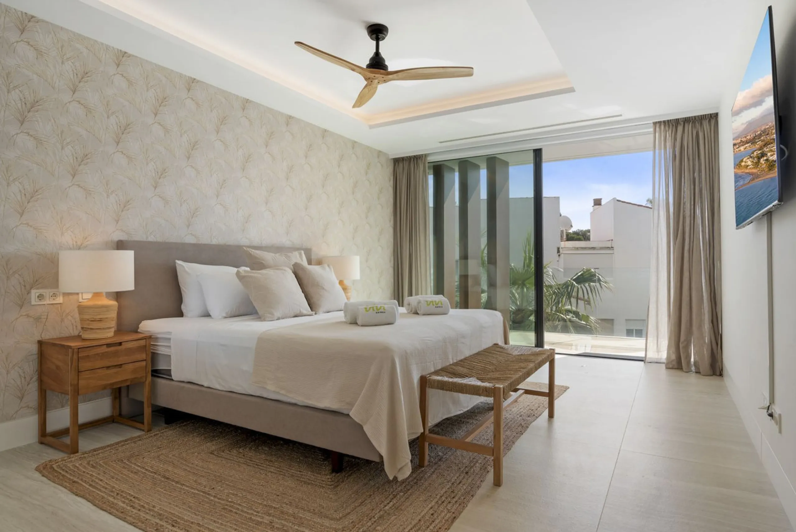 Luxury 2-Bedroom Seafront Apartment ! – The Sapphire, Estepona West.