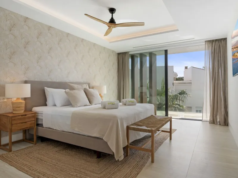 Luxury 2-Bedroom Seafront Apartment ! – The Sapphire, Estepona West.