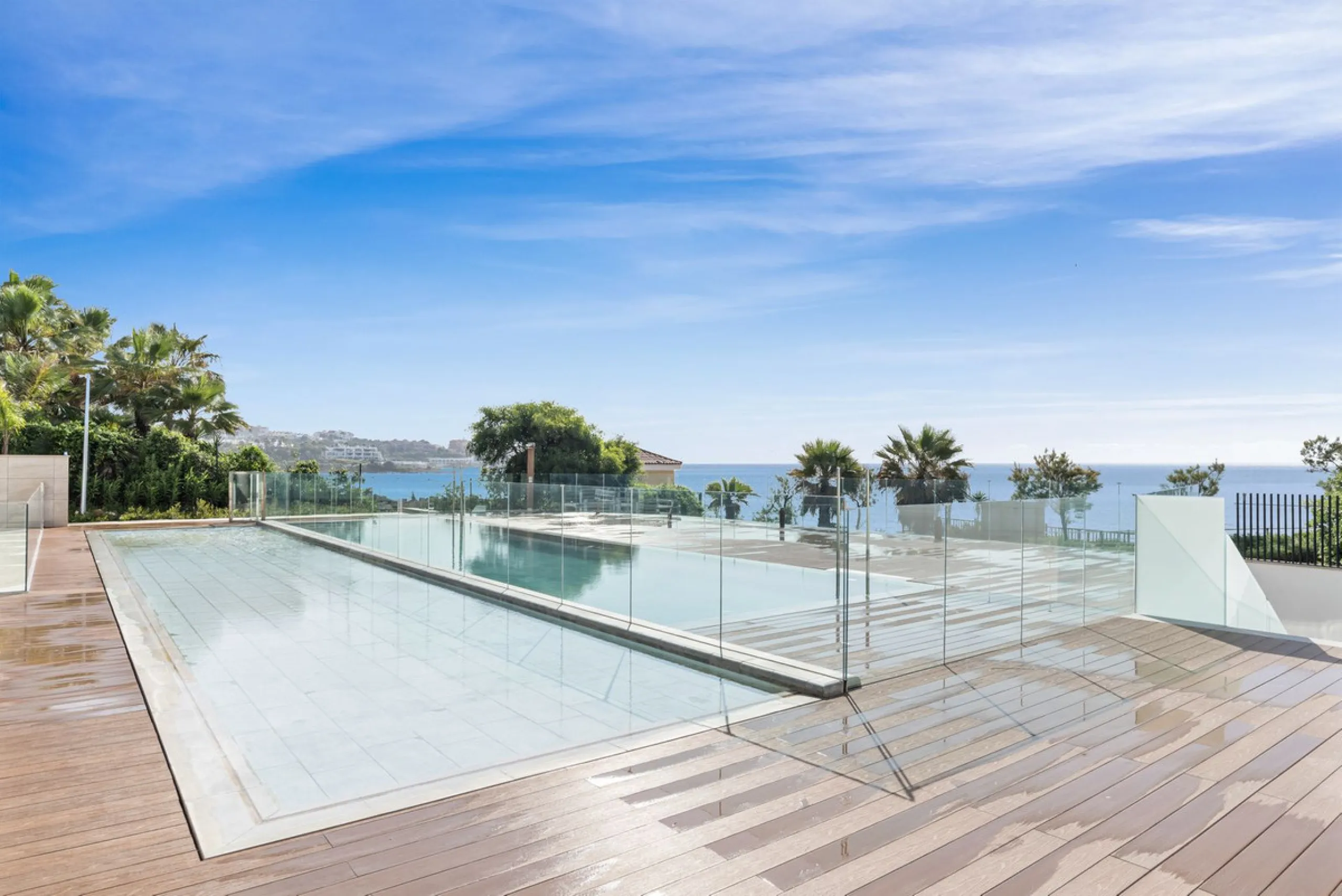 Luxury 2-Bedroom Seafront Apartment ! – The Sapphire, Estepona West.