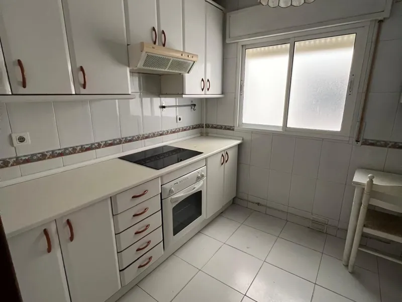 Apartment - Middle Floor Apartment в продаже в Málaga, Málaga. В доме 3 спален и 2 ванных комнат. Площадь дома 101 м²
