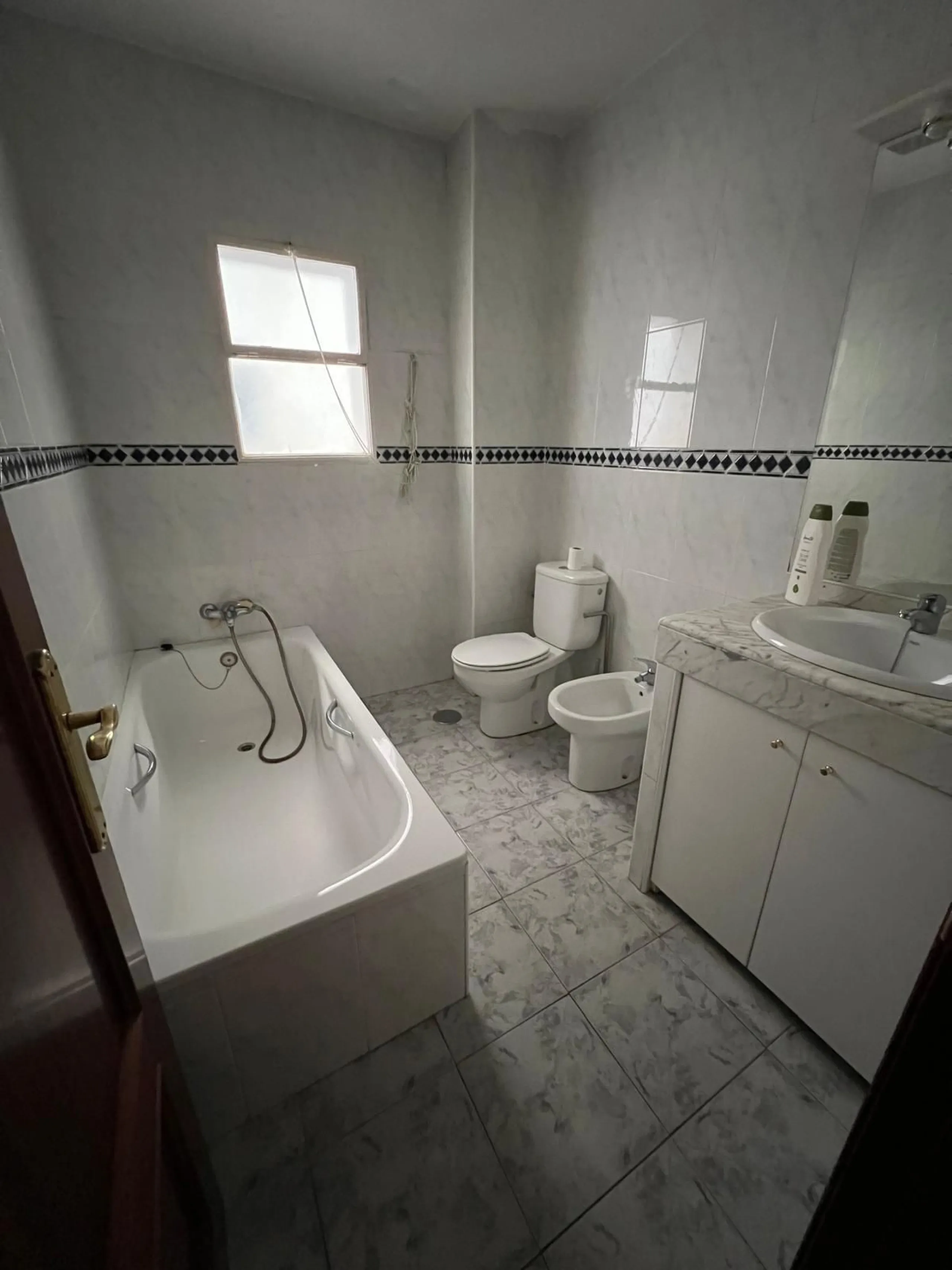 Apartment - Middle Floor Apartment в продаже в Málaga, Málaga. В доме 3 спален и 2 ванных комнат. Площадь дома 101 м²