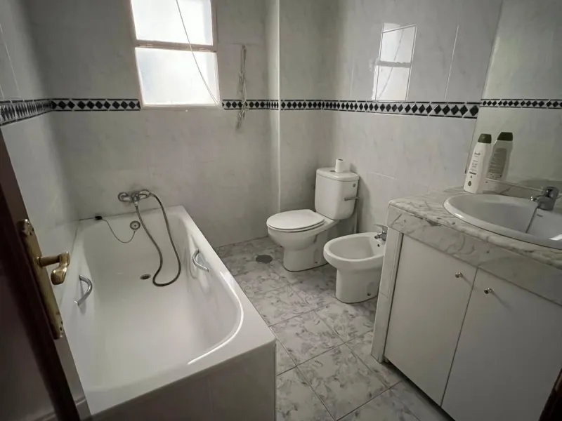 Apartment - Middle Floor Apartment в продаже в Málaga, Málaga. В доме 3 спален и 2 ванных комнат. Площадь дома 101 м²