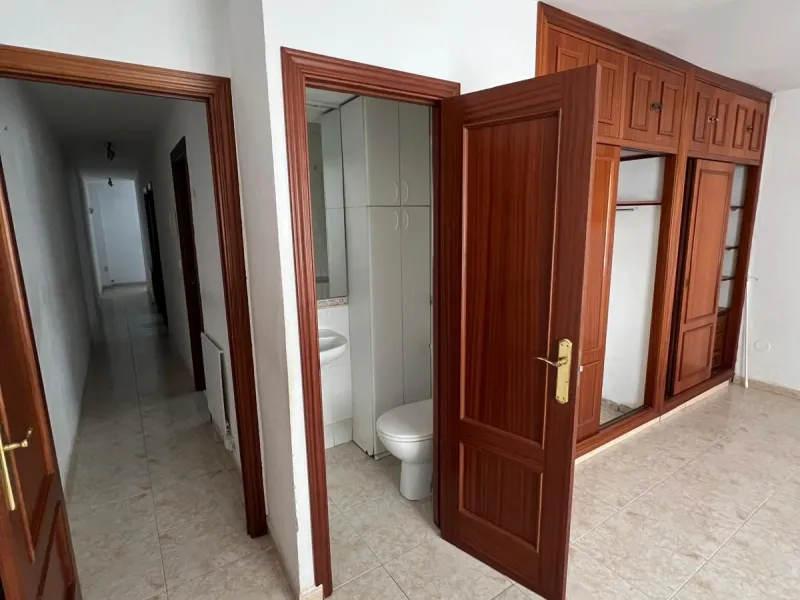 Apartment - Middle Floor Apartment в продаже в Málaga, Málaga. В доме 3 спален и 2 ванных комнат. Площадь дома 101 м²