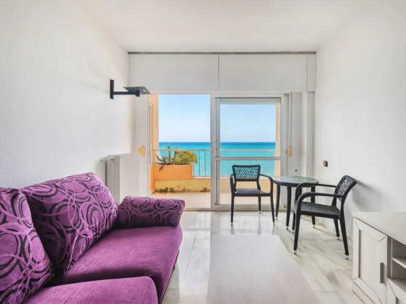 Seafront Studio Apartment – Marbella