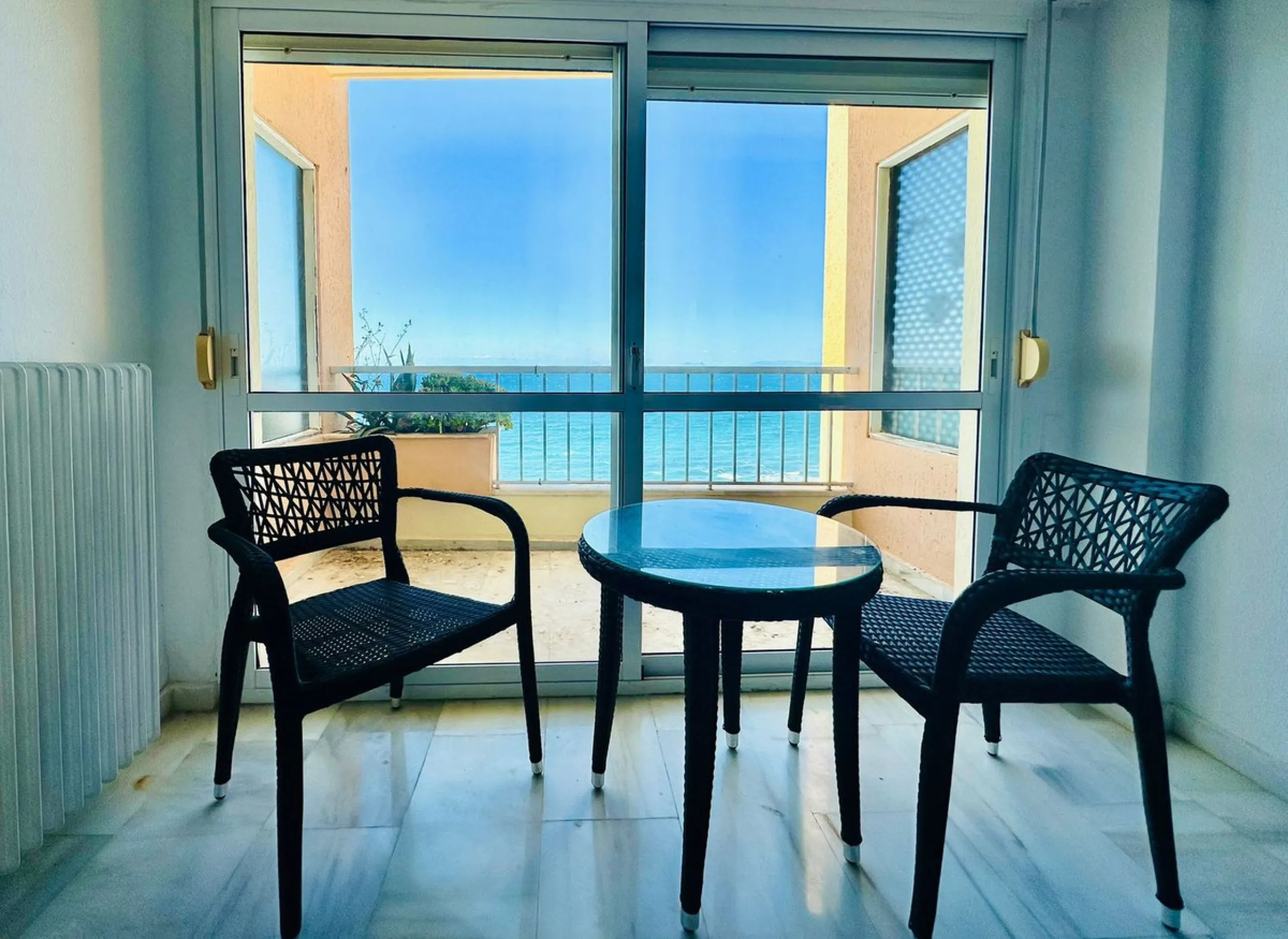 Seafront Studio Apartment – Marbella